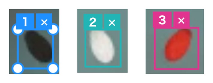 3つの枠と、枠の上の番号と✕の札を拡大した画像。番号ごとの枠の色を見分けるための画像